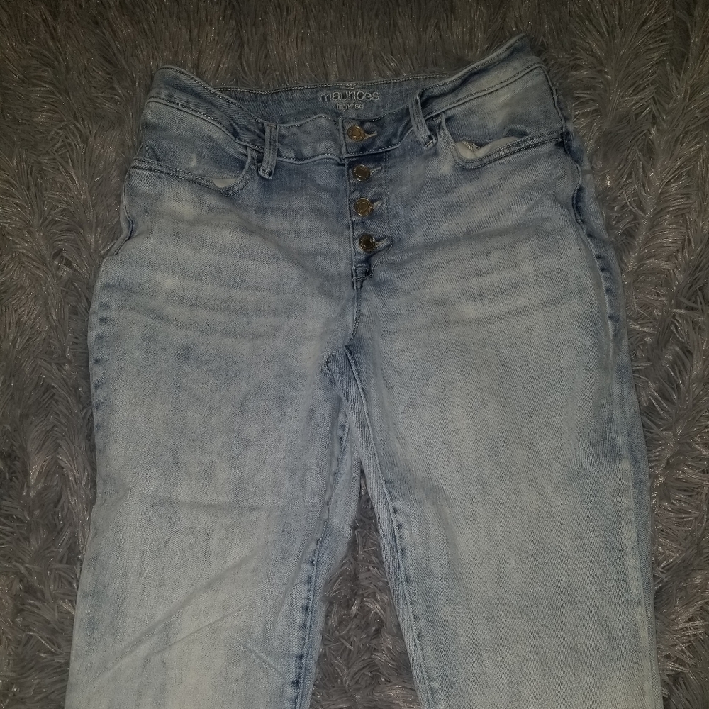 Light wash skinny jeans